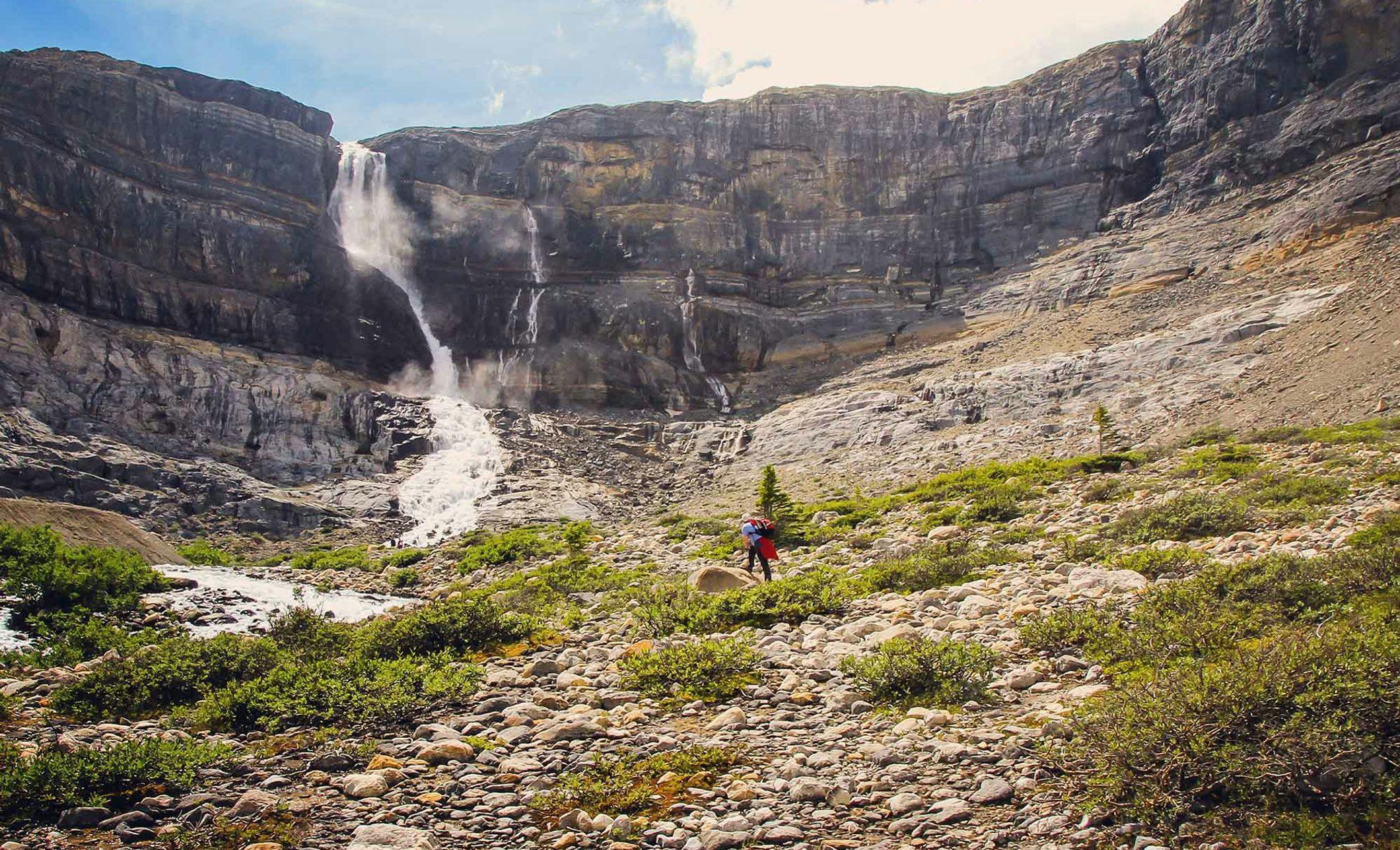 Hike Bow Glacier Falls Icefields Parkway, AB